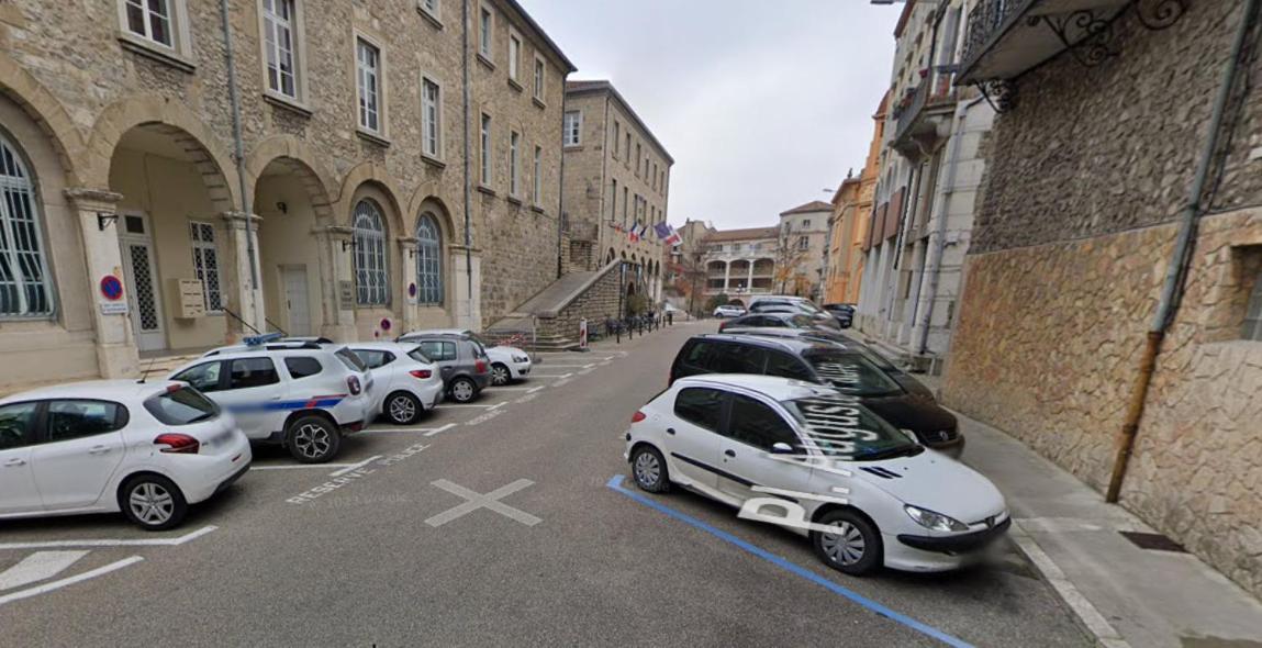 La Maison Du Chateau Au Calme Et Apartment Tournon-sur-Rhone